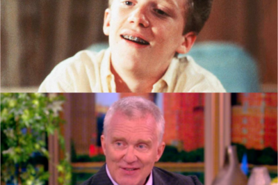 Anthony Michael Hall made a surprising confession during his latest interview, admitting that he enjoys hearing criticism about himself: “I see it as a form of healing therapy.”